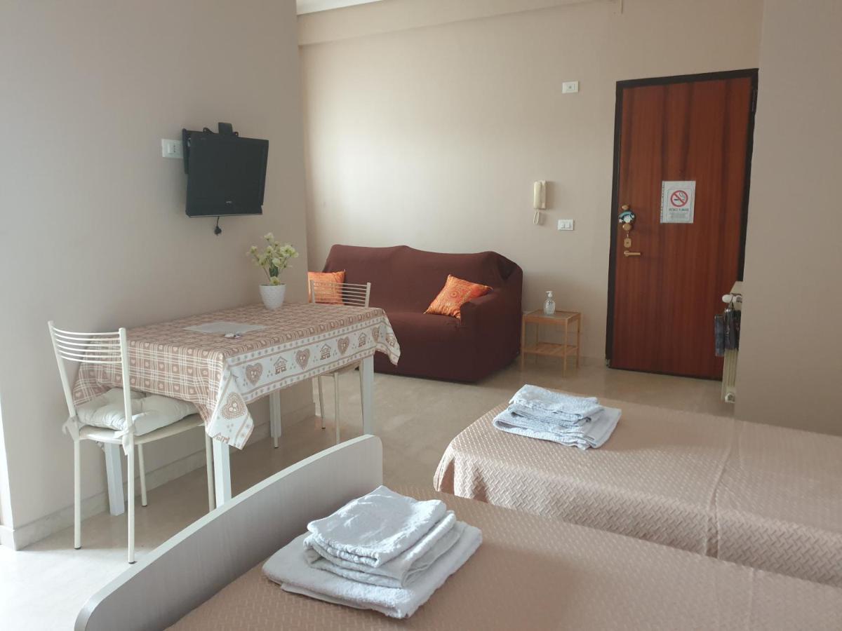 A "Casa Inn-Centro" Monolocale Катанія Екстер'єр фото