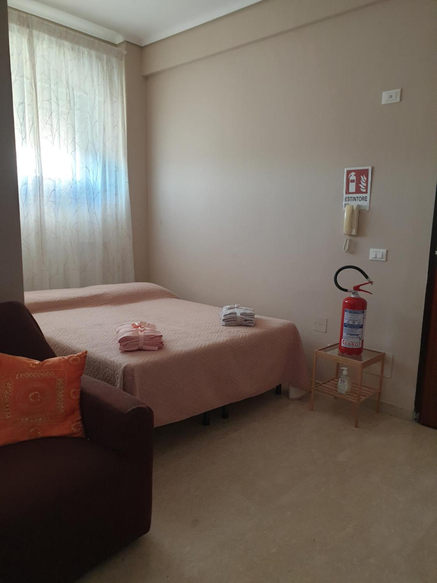 A "Casa Inn-Centro" Monolocale Катанія Екстер'єр фото