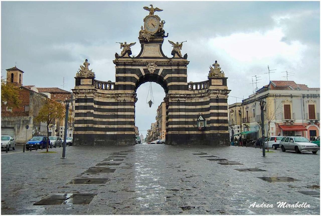 A "Casa Inn-Centro" Monolocale Катанія Екстер'єр фото